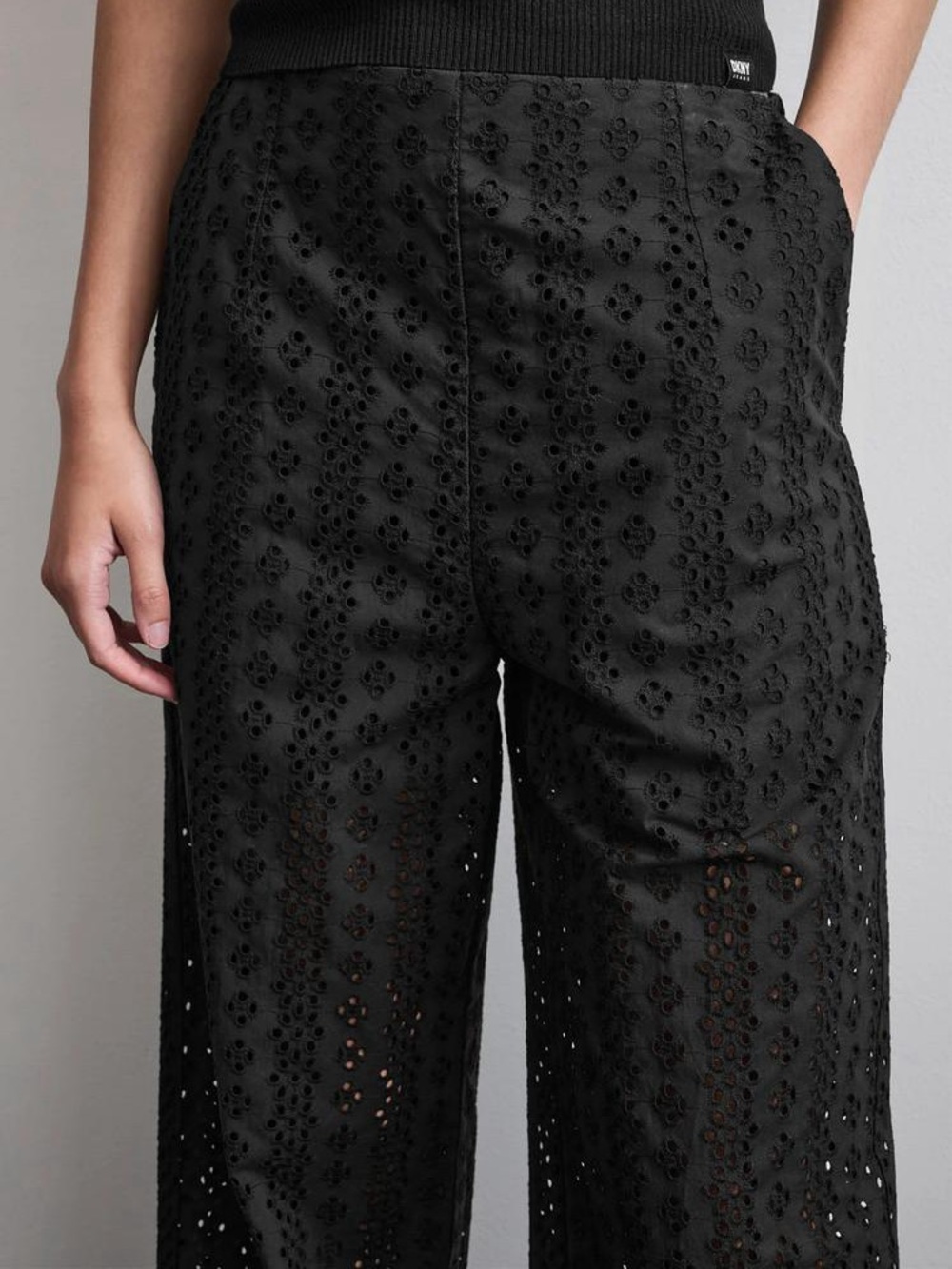DKNY Eyelet Black Pants - Size 2 - Picture 2 of 7